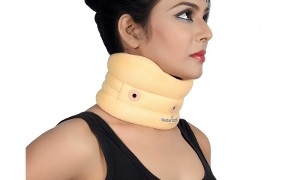 wearing collar for cervical osteochondrosis